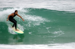 surfing-1166094-638x424